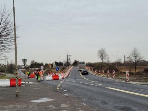 Przebudowa wiaduktu kolejowego na linii kolejowej nr 277 nad drogą wojewódzką nr 455 w Czernicy