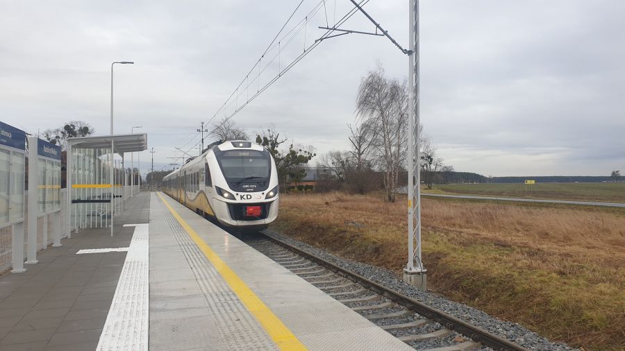 Od 1 października br. więcej pociągów do Wrocławia i Jelcza-Laskowic na linii kolejowej 292.