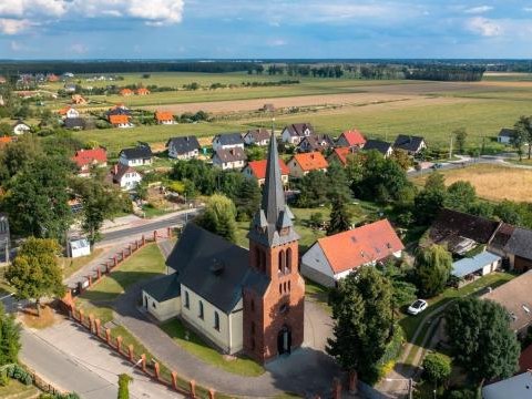 Przetarg na drogę i chodnik.