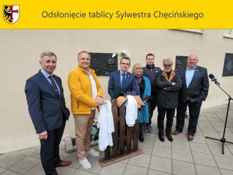 Odsłonięcie tablicy Sylwestra Chęcińskiego