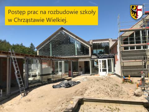 Postęp prac na rozbudowie szkoły w Chrząstawie Wielkiej.