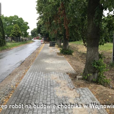 Postęp robót na budowie chodnika w Wojnowicach