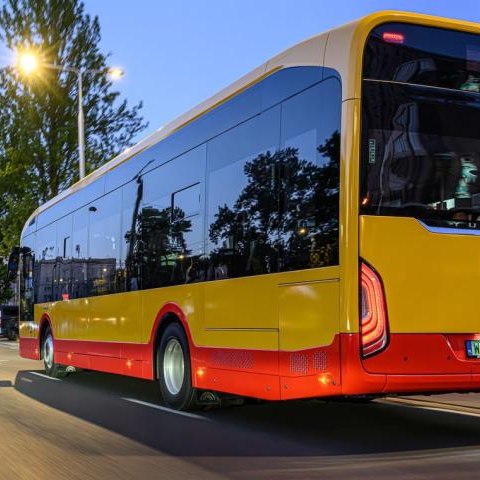 AUTOBUS ELEKTRYCZNY NA LINII 920