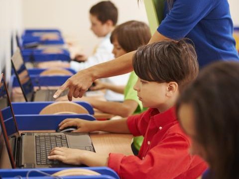 Nowoczesny sprzęt komputerowy dla szkół w gminie Czernica