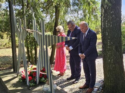 W hołdzie ofiarom II wojny światowej