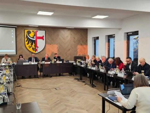 Budżet, strategia i … słowa wdzięczności – XXI sesja Rady Gminy Czernica