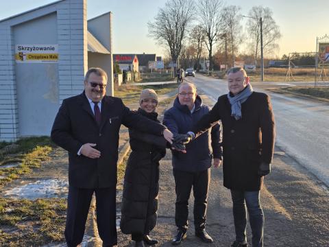 Umowa podpisana - zaczynamy przebudowę drogi powiatowej w Chrząstawie Małej!