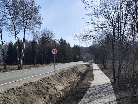 Chodnik w Gajkowie gotowy - zakończono kolejny etap inwestycji przy DW455