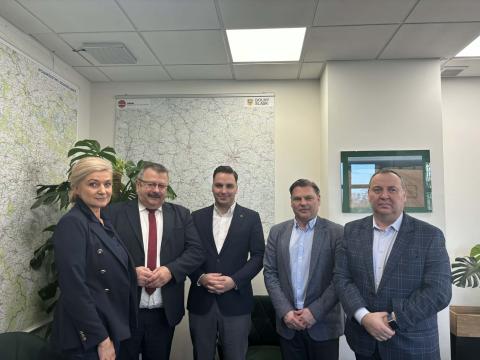 Budowa ciągu pieszo-rowerowego na odcinku Czernica-Ratowice coraz bliżej realizacji