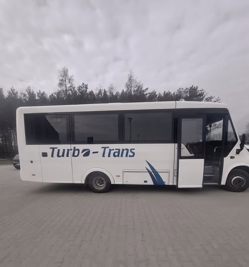 autobus szkolny chrząstawa.jpg