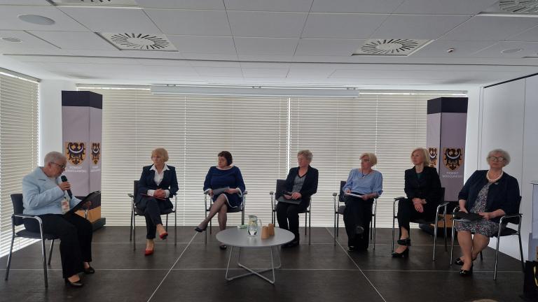 34. I Forum Liderów Senioralnych Powiatu Wrocławskiego_fot-4.jpg