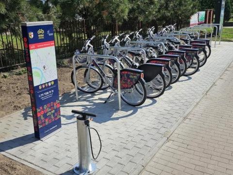 Nowe stacje Wrocławskiego Roweru Miejskiego na terenie gminy Czernica.